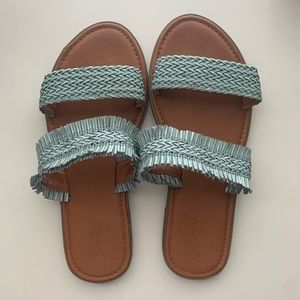 Universal Thread Fringe Sandal